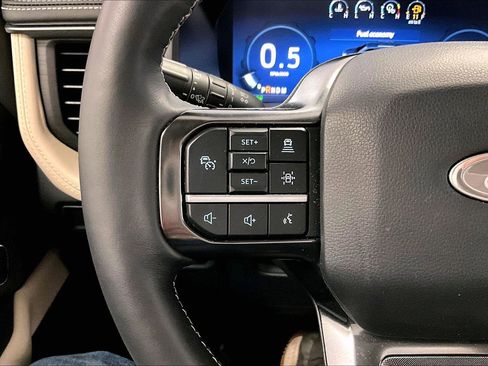 Used 2024 Ford Expedition Max Platinum image 17
