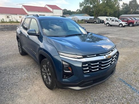 Used 2025 Chevrolet Equinox LT w/ Convenience Package II FWD image 2