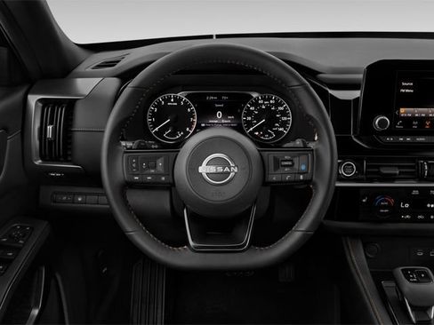 Used 2023 Nissan Pathfinder Platinum image 8