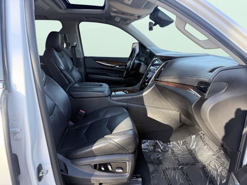 Used 2018 Cadillac Escalade Premium Luxury image 51