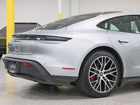 Used 2021 Porsche Taycan 4S image 10