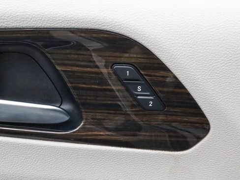 Used 2023 Chrysler Pacifica Limited FWD image 15