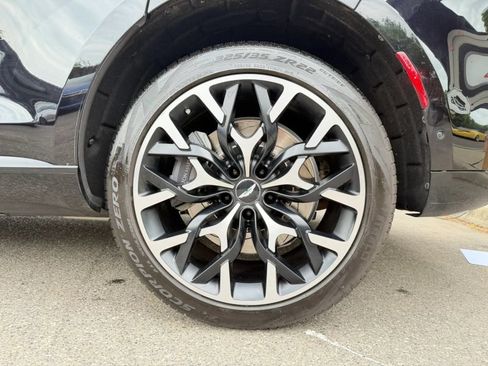 Used 2021 Aston Martin DBX AWD/4WD image 35