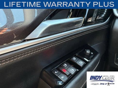 Used 2024 Jeep Wagoneer 4WD w/ Premium Group I image 21