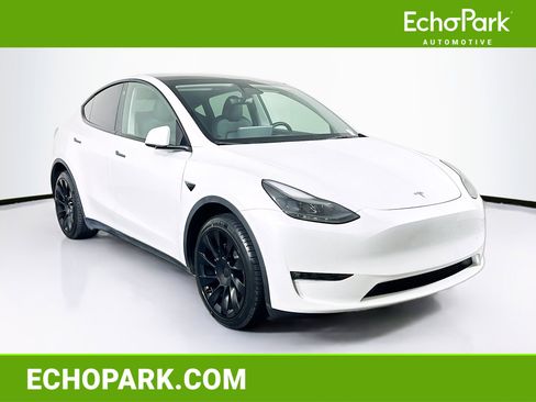Used 2023 Tesla Model Y Long Range image 1