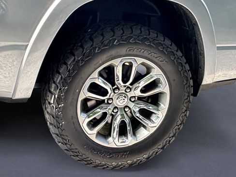 Used 2019 RAM 1500 Laramie AWD/4WD image 5