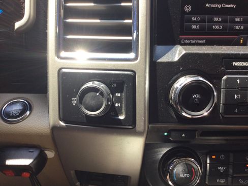 Used 2015 Ford F150 Lariat AWD/4WD image 12