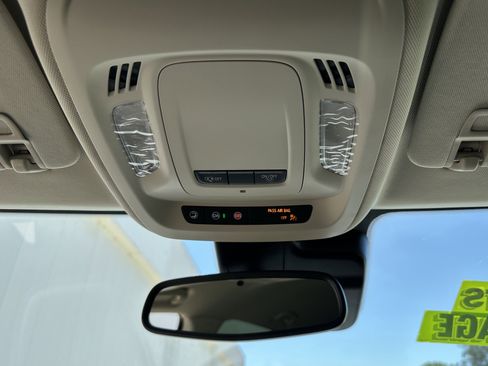 Used 2022 Buick Envision Preferred image 26