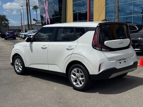 Certified 2023 Kia Soul LX w/ Option Group 015 FWD image 2