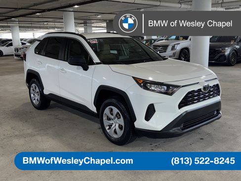 Used 2019 Toyota RAV4 LE FWD image 1