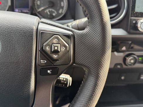 Used 2016 Toyota Tacoma TRD Sport w/ Towing Package image 46