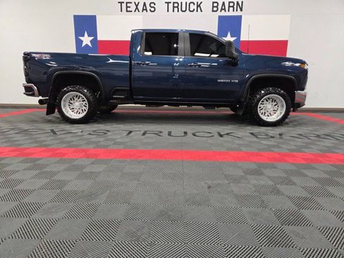 Used 2022 Chevrolet Silverado 2500 LT w/ Convenience Package AWD/4WD image 15