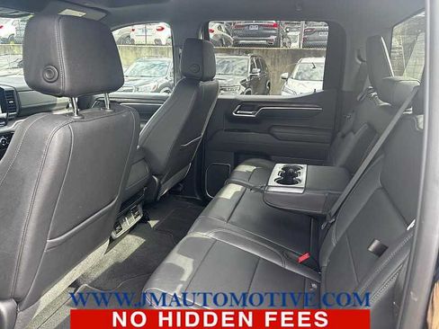 Used 2025 GMC Sierra 1500 SLT AWD/4WD image 3