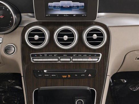 Used 2018 Mercedes-Benz GLC 300 image 23