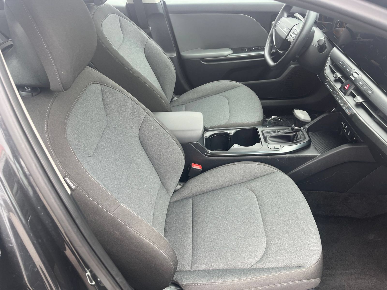 Used 2025 Kia K4 FWD image 34