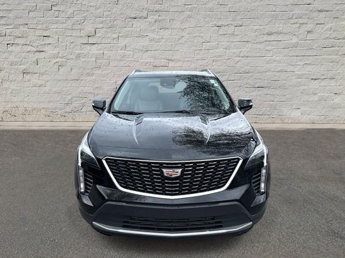 Used 2023 Cadillac XT4 Premium Luxury image 2