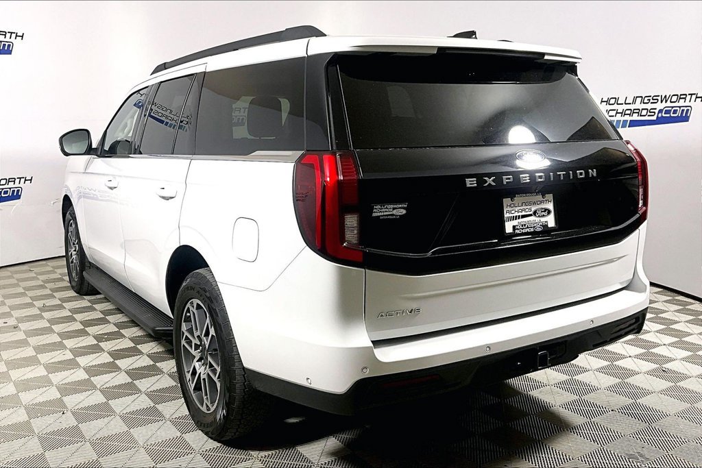 Certified 2025 Ford Expedition Active AWD/4WD image 8
