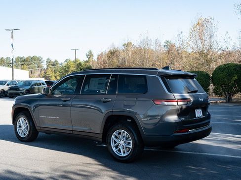 Used 2025 Jeep Grand Cherokee L Laredo RWD image 7