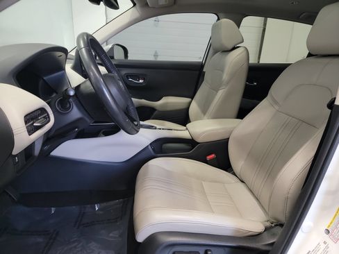 Used 2024 Honda HR-V EX-L image 12