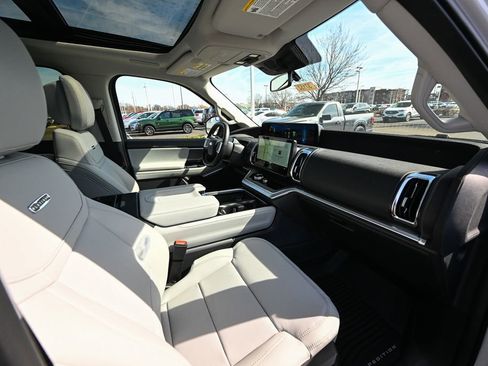 New 2026 Ford Expedition Platinum w/ Driver's Package image 23