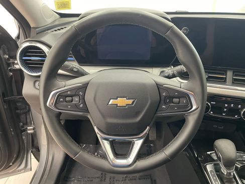Used 2026 Chevrolet Trax LT w/ Driver Confidence Package FWD image 10
