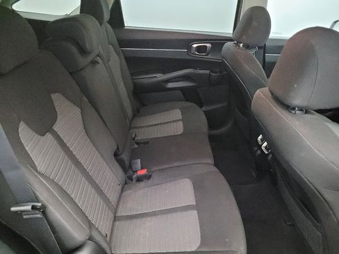 Used 2022 Kia Sorento LX image 19