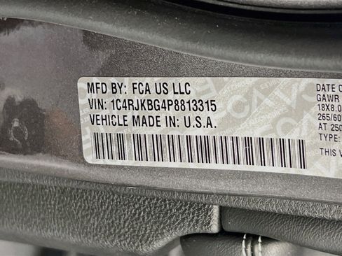 Used 2023 Jeep Grand Cherokee L Limited AWD/4WD image 33