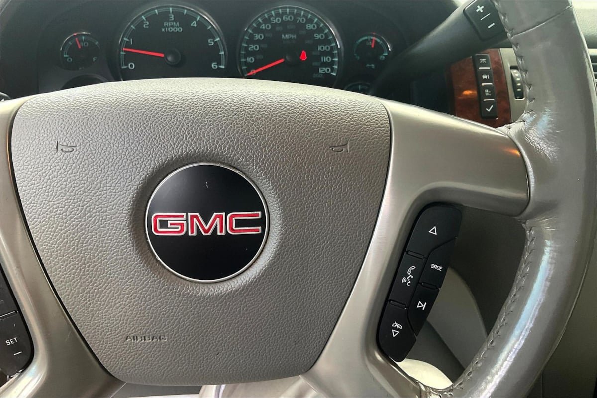 Used 2012 GMC Yukon SLT w/ SLT-2 Equipment Package AWD/4WD image 12