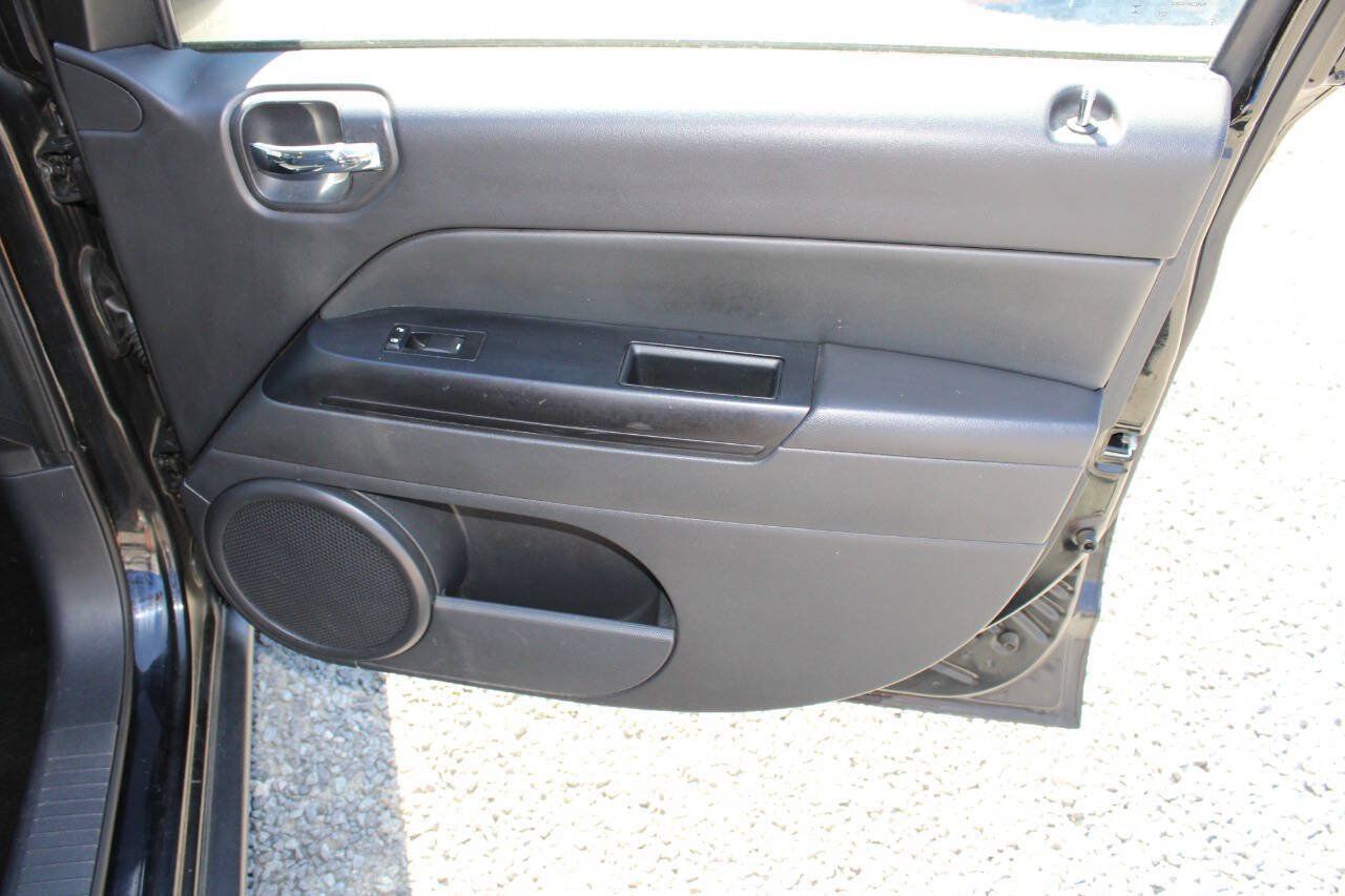 Used 2015 Jeep Compass Sport w/ Power Value Group AWD/4WD image 19