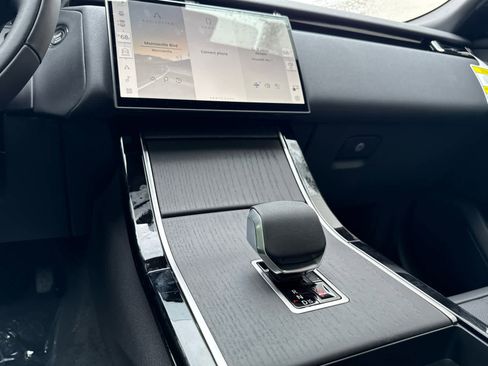 Used 2026 Land Rover Range Rover Velar S image 9