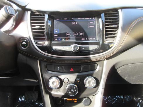 Used 2022 Chevrolet Trax LT w/ Driver Confidence Package AWD/4WD image 15