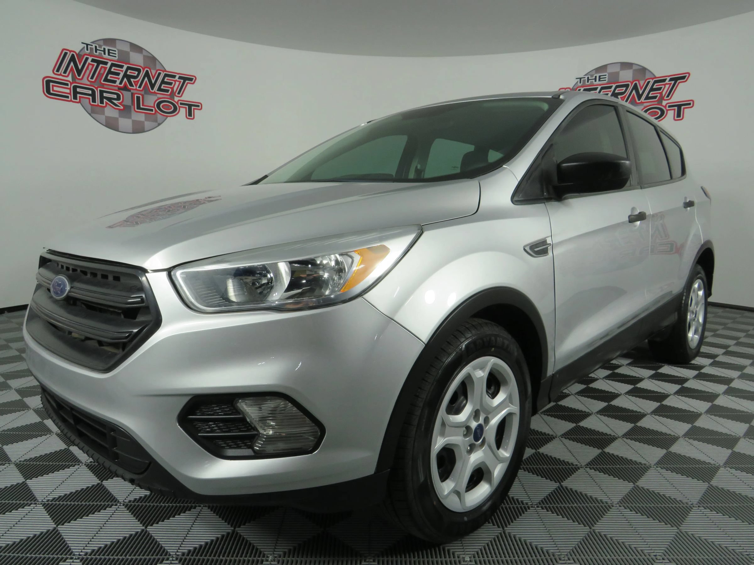 Used 2019 Ford Escape S FWD image 1