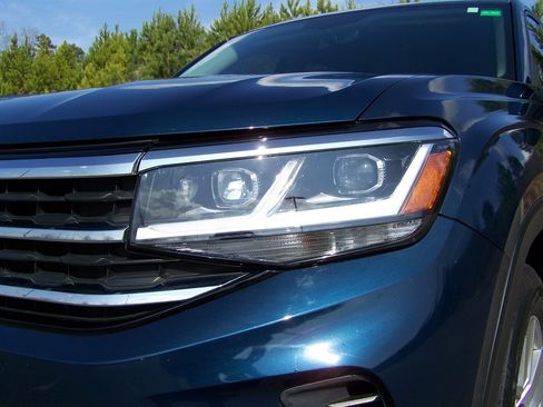 Used 2021 Volkswagen Atlas S image 16