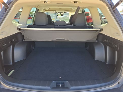 Used 2023 Subaru Forester Premium AWD/4WD image 26