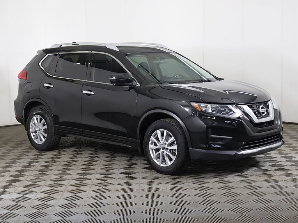 Used 2017 Nissan Rogue SV AWD/4WD image 2