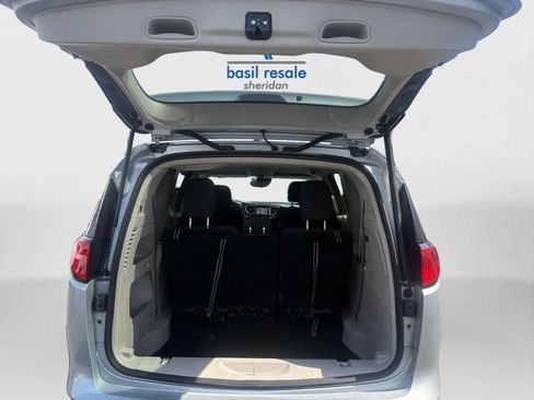 Used 2023 Chrysler Voyager LX FWD image 20