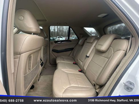 Used 2014 Mercedes-Benz ML 350 ML 350 4MATIC Sport Utility 4D w/ Premium 1 Package image 20