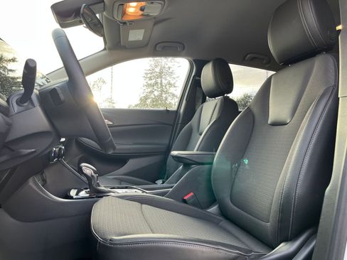 Used 2025 Buick Encore GX Preferred image 24