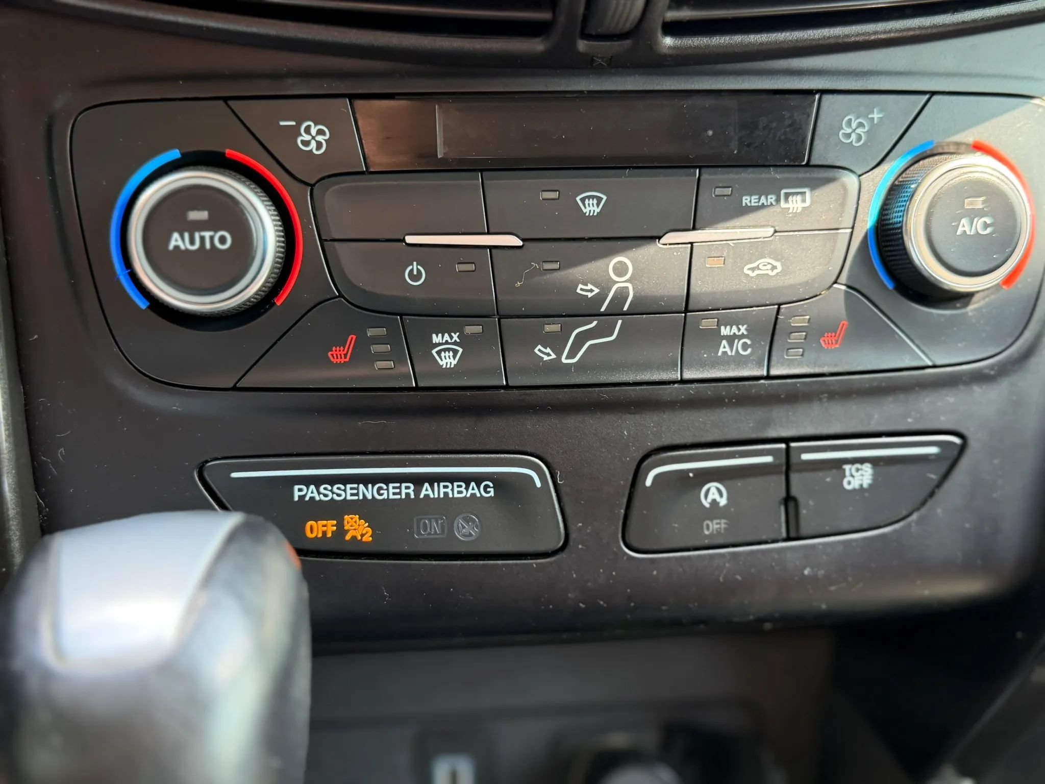 Used 2017 Ford Escape Titanium FWD image 28