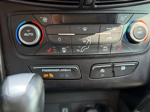 Used 2017 Ford Escape Titanium FWD image 28