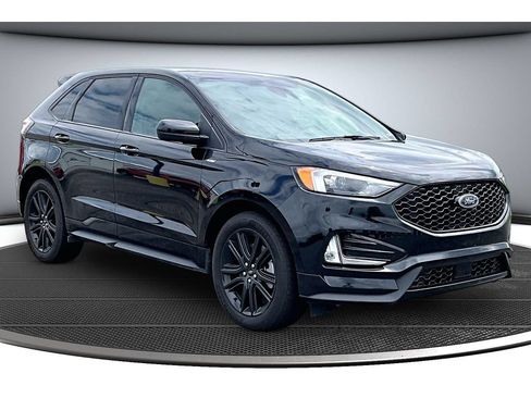 Used 2021 Ford Edge ST-Line w/ Class II Trailer Tow Package AWD/4WD image 2