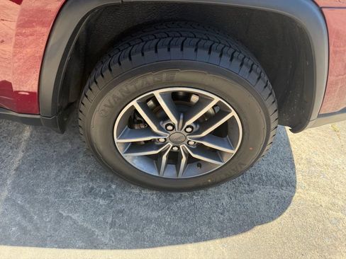 Used 2020 Jeep Grand Cherokee Limited image 8