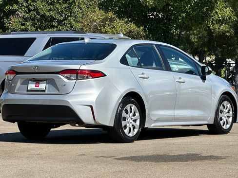Used 2024 Toyota Corolla LE FWD image 4