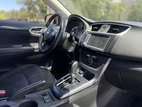 Used 2019 Nissan Sentra SR FWD image 11