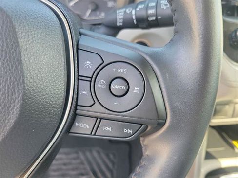 Certified 2023 Toyota Corolla Cross LE FWD image 17