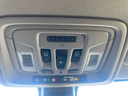 Used 2022 GMC Sierra 2500 Denali image 34