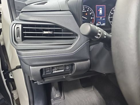 Used 2025 Subaru Forester Premium AWD/4WD image 28