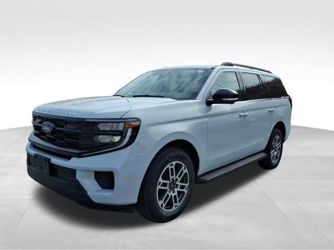 New 2026 Ford Expedition Active AWD/4WD image 2