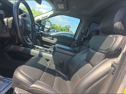 Used 2024 Ford F250 Lariat w/ Lariat Ultimate Package AWD/4WD image 7