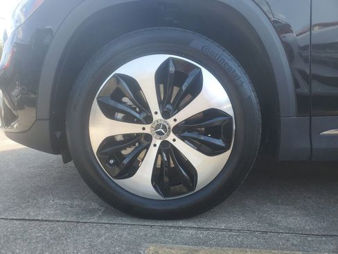 Used 2025 Mercedes-Benz GLA 250 image 7